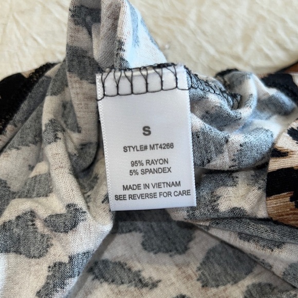 3 for $20 — Cheetah Print Blouse size small - Picture 2 of 4